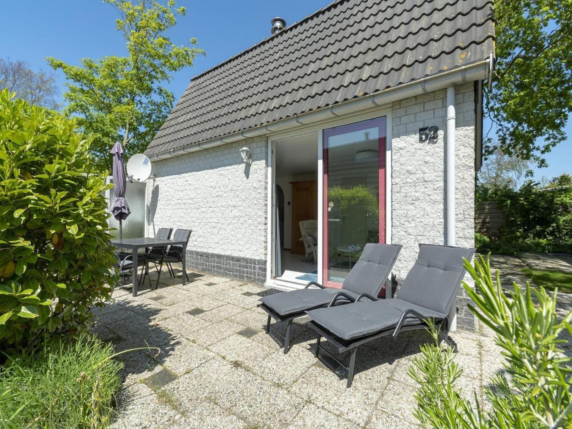 Holiday Home With Pool By The Sea Sint Maartensvlotbrug Bagian luar foto
